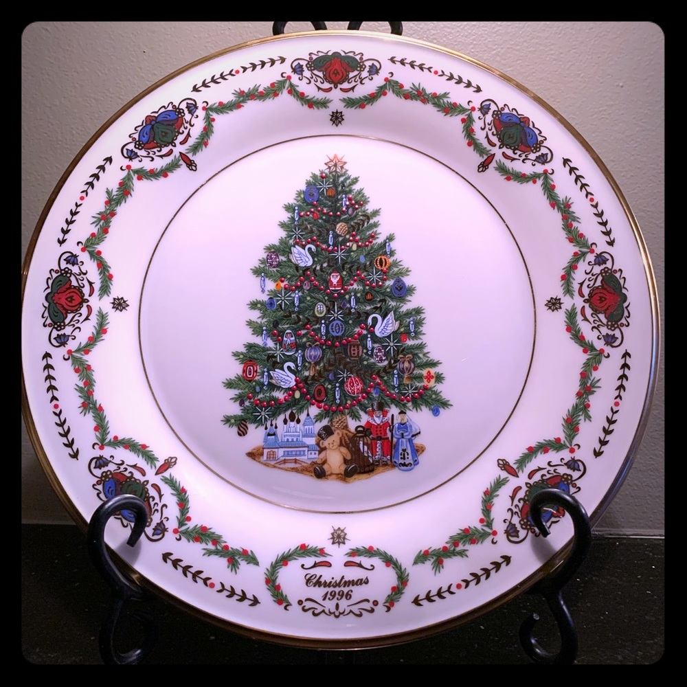Lenox China Christmas Tree Plate Russia 1996 dish